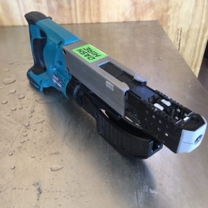 Battery dry wall screw