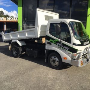 TIP TRUCK 2 TON Day rate